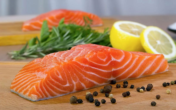 Ăn cá giúp chống viêm, chống oxy hóa, cải thiện vảy nến